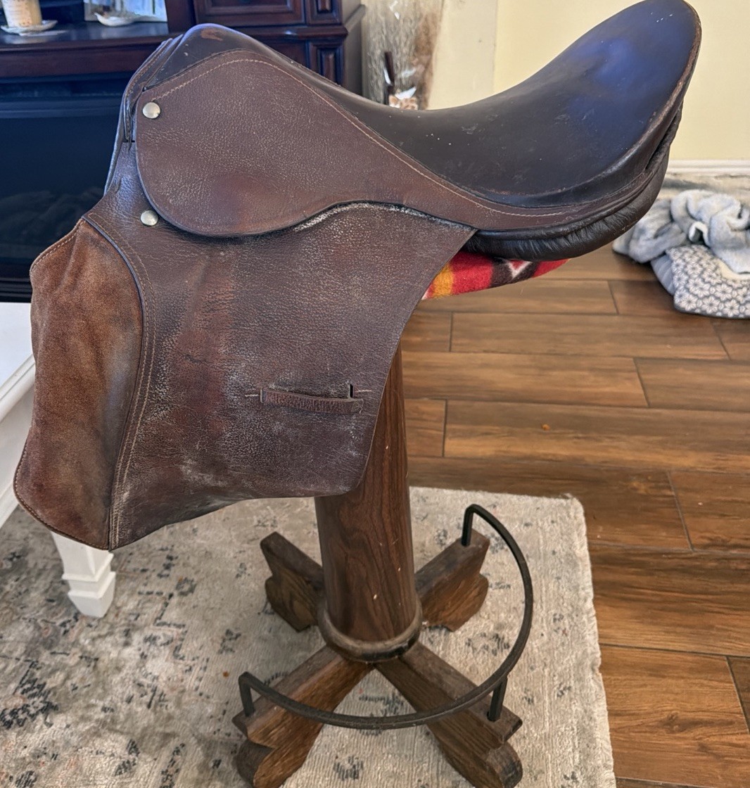 Vintage Rustic Country Saddle Bar Stool