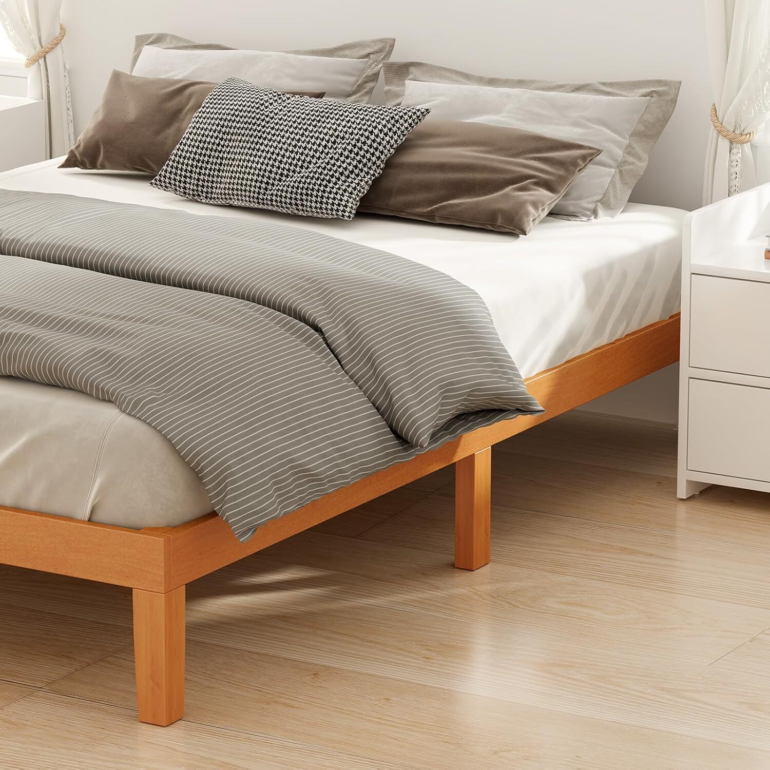 Queen Size Wood Bed Frame 12in Wooden Platform Bed Foundation with Support Slats