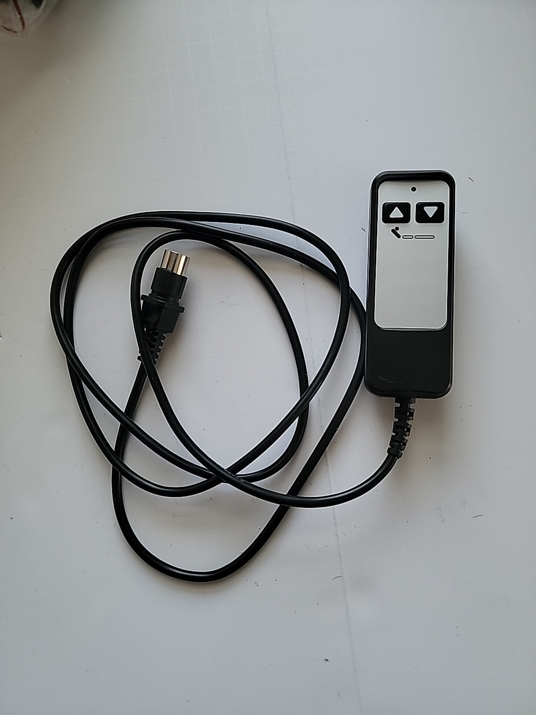 Leggett and Platt – 191-0014 – Wired Remote Control for Adjustable Bed – 5-Pin
