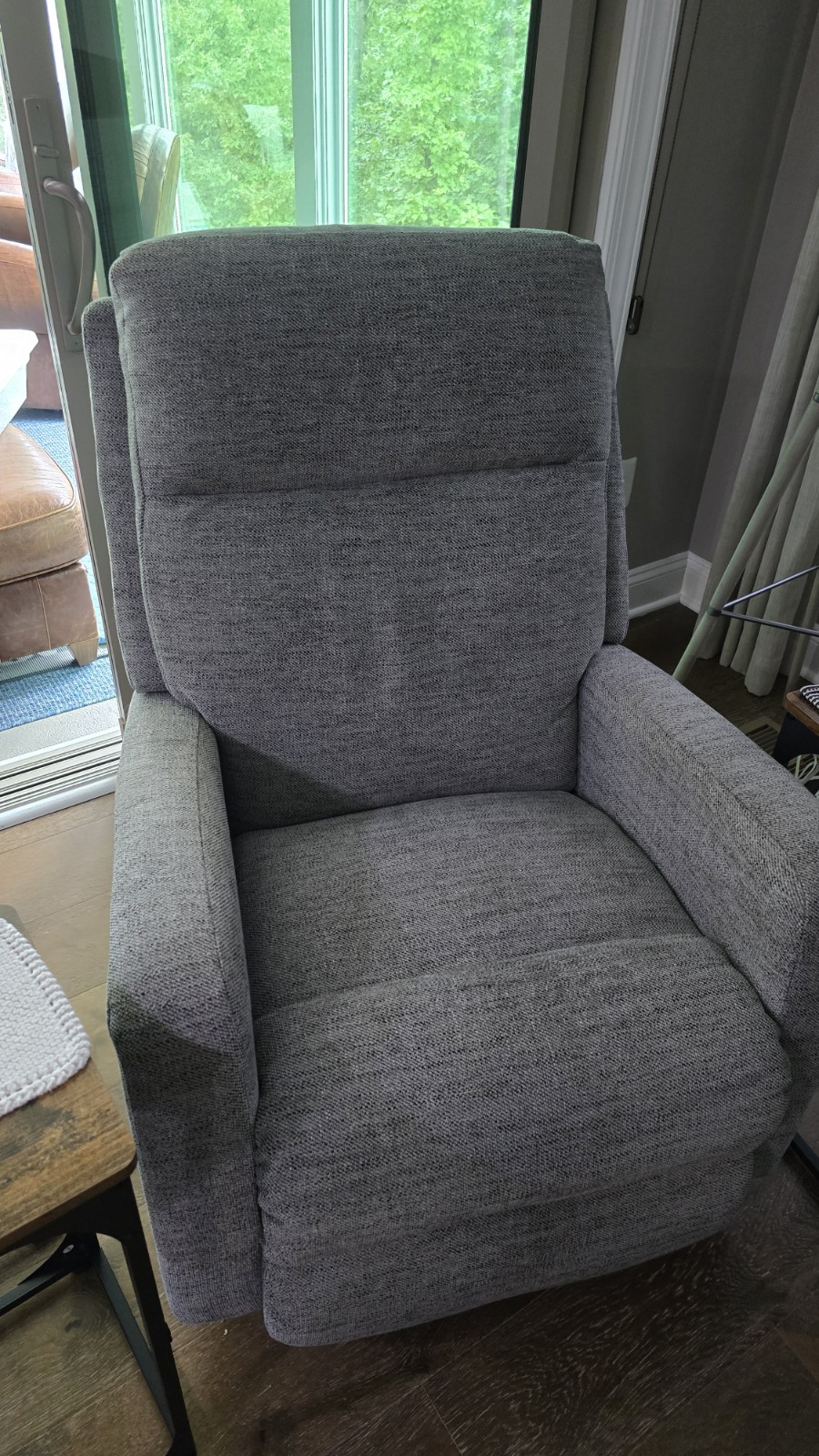 LA Z Boy Finley Power Recliner – Gray – Purchased 1/3/2025 FIVE YEAR WARRANTY!